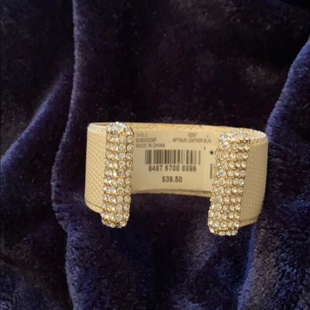 Elegant cuff bracelet